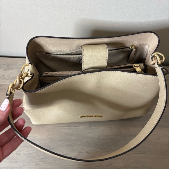 Michael Kors Sofia Large Saffiano Leather Satchel Tote Purse Beige Cream - Picture 5 of 10